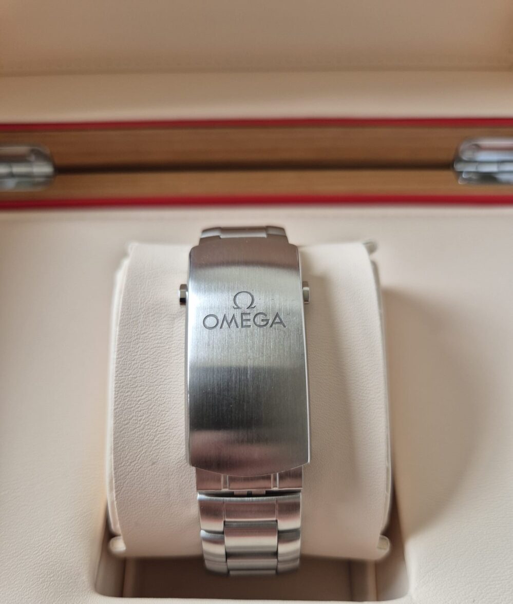 Omega Seamaster Planet Ocean 600m Master Red Bezel Immaculate 	215.30.44.21.04.001 - Image 3