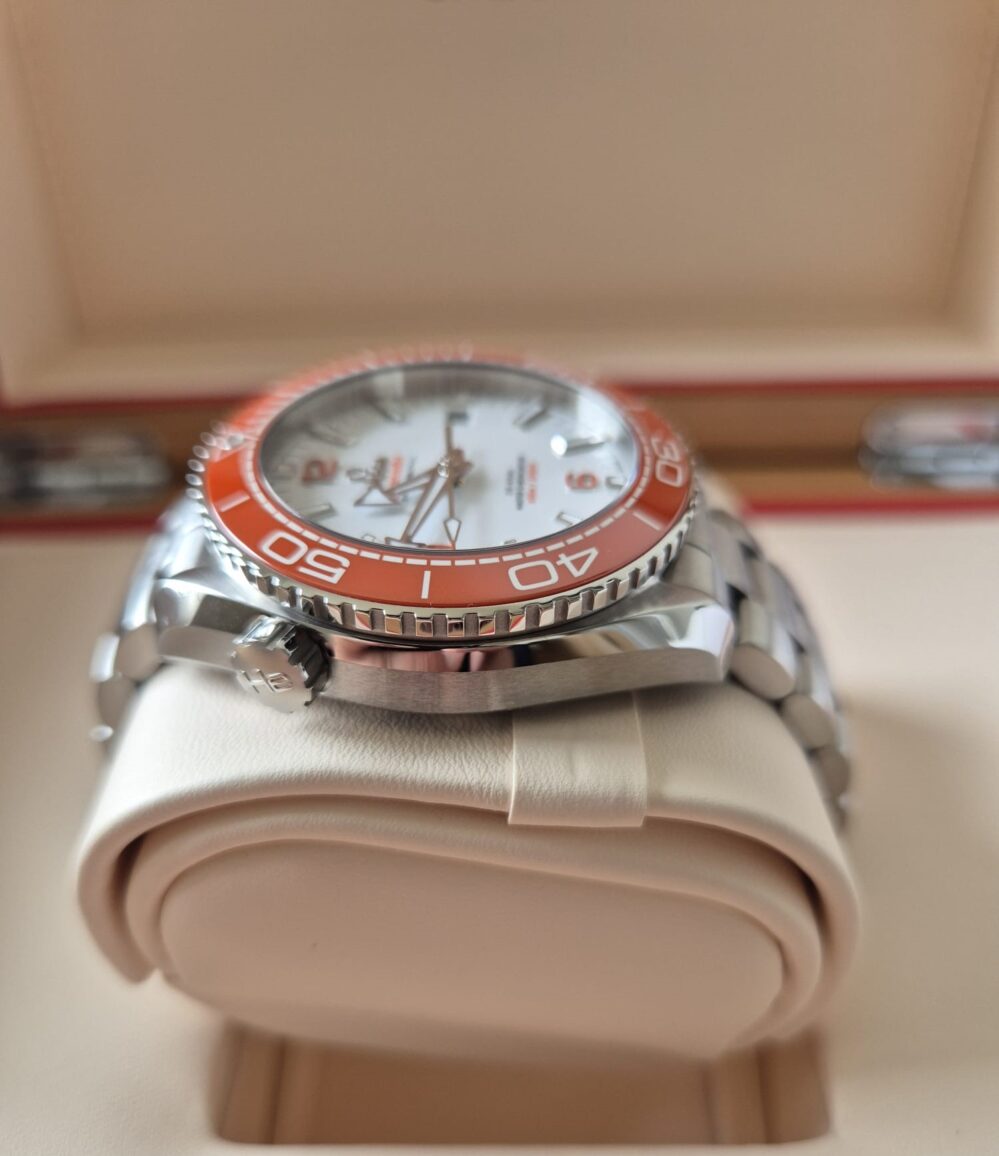 Omega Seamaster Planet Ocean 600m Master Red Bezel Immaculate 	215.30.44.21.04.001 - Image 4