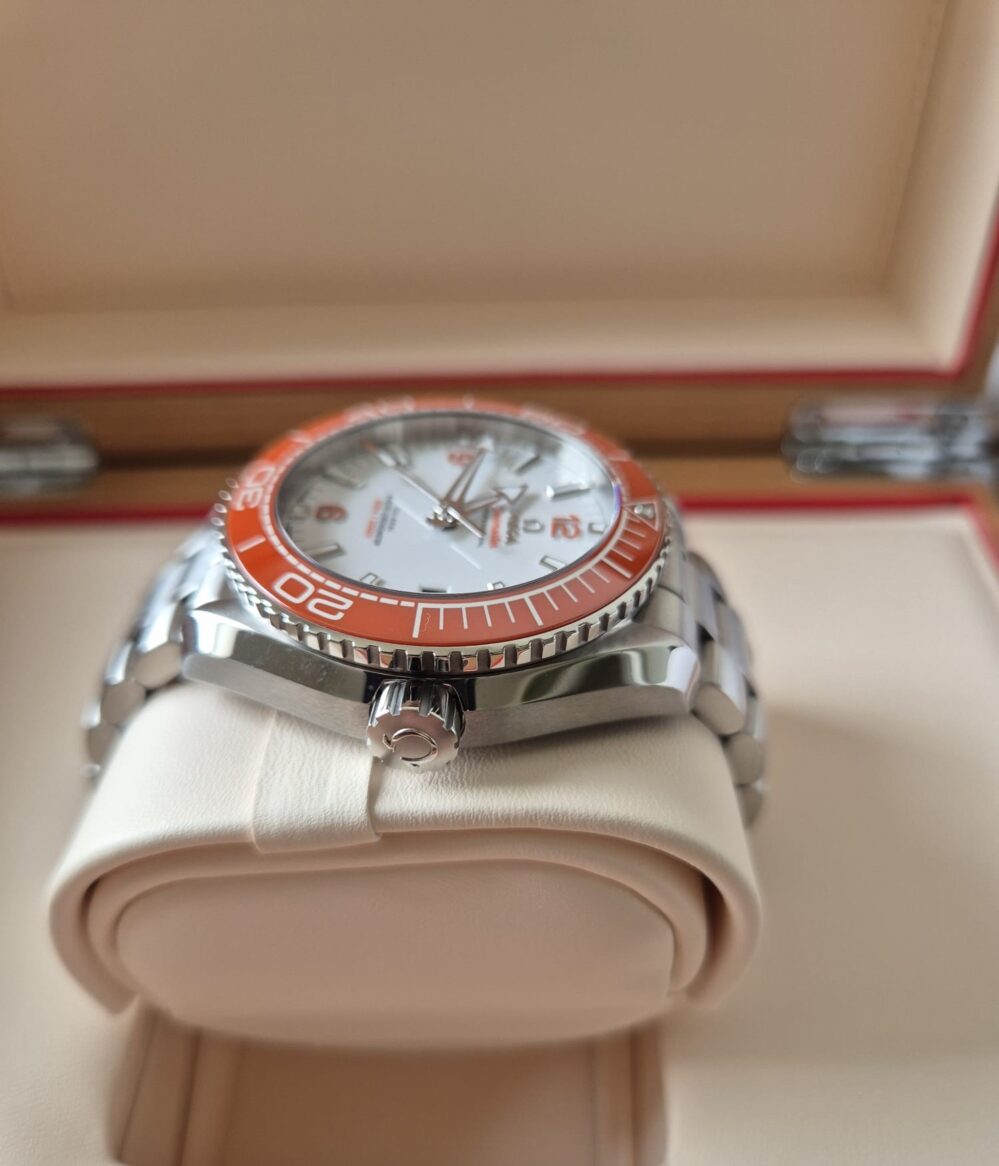 Omega Seamaster Planet Ocean 600m Master Red Bezel Immaculate 	215.30.44.21.04.001 - Image 5