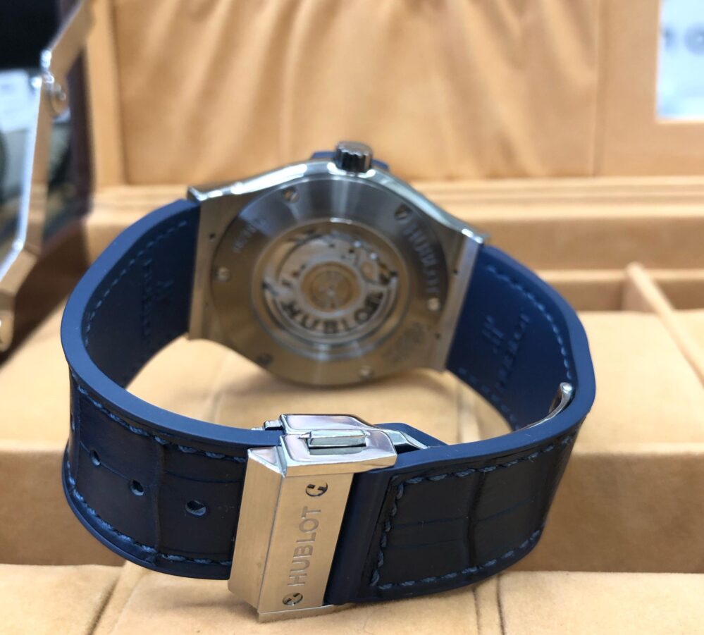 Hublot Classic Fusion 511.NX.7170.LR Blue Excellent Condition Box & Papers - Image 4