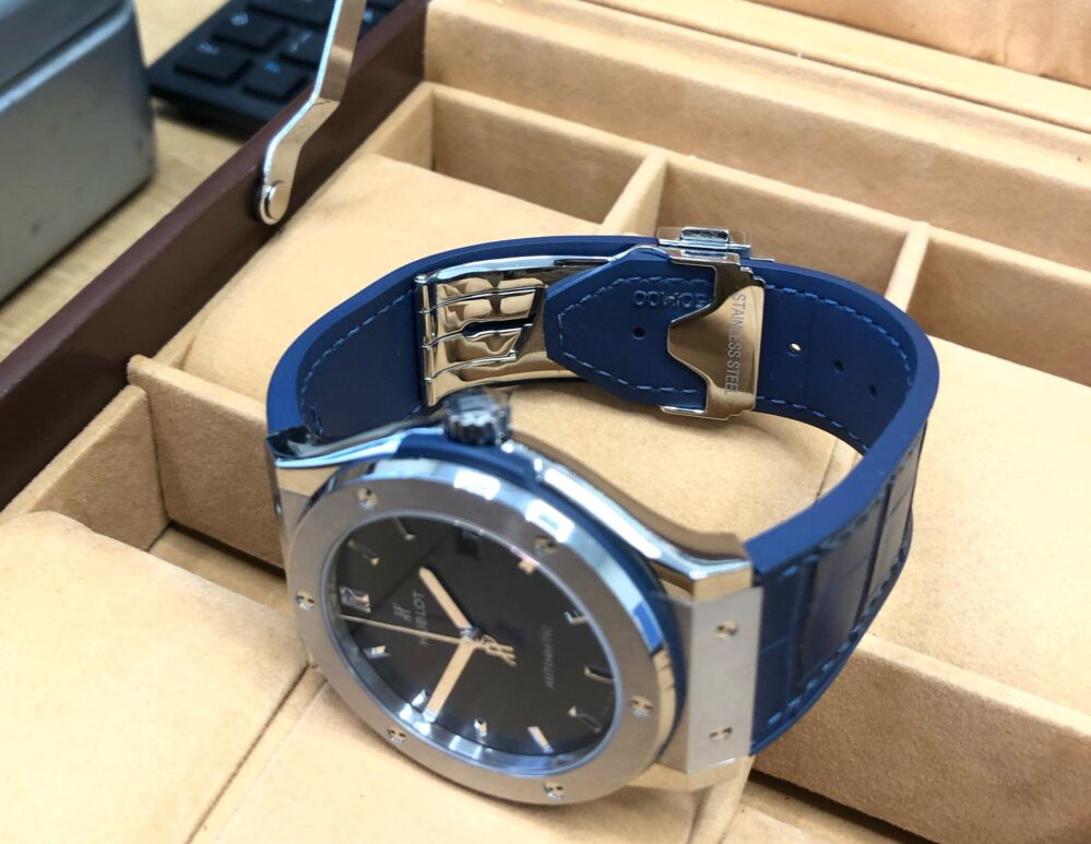 Hublot Classic Fusion 511.NX.7170.LR Blue Excellent Condition Box & Papers - Image 5