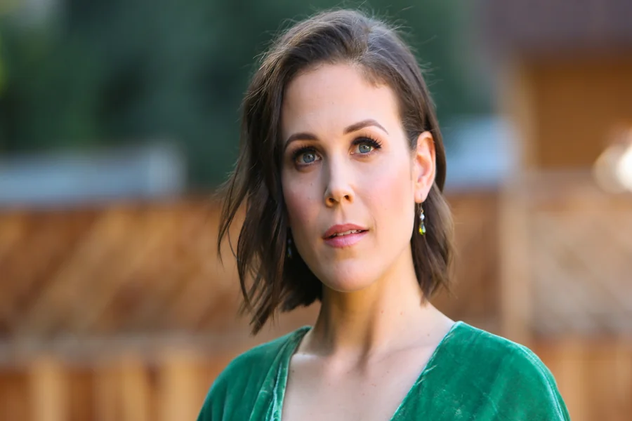 Erin Krakow Net Worth