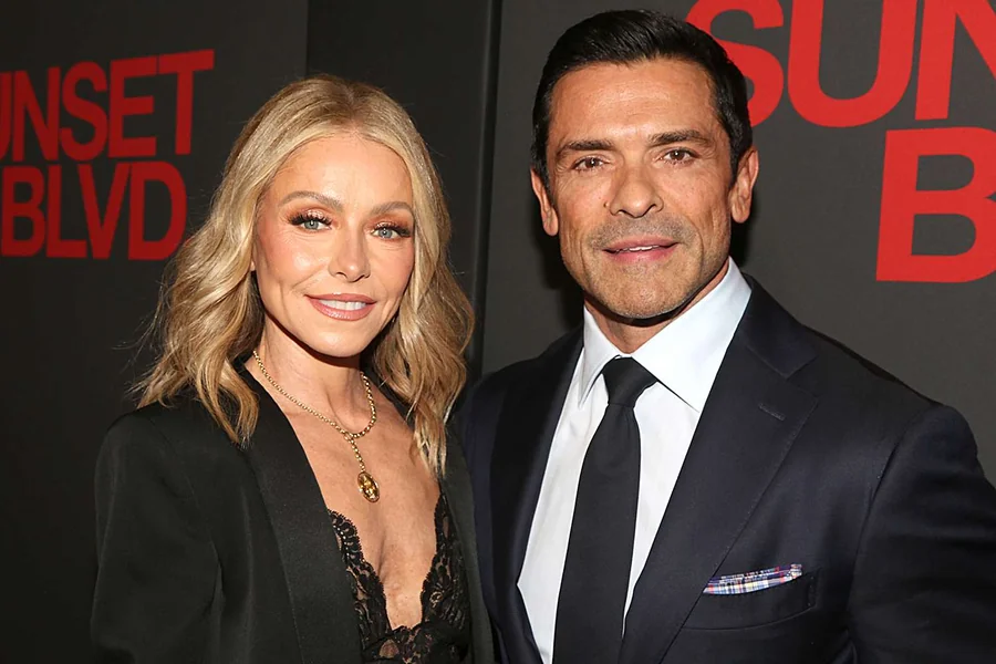 Kelly Ripa Weight and Height